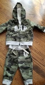 Gap baby camouflage two piece
